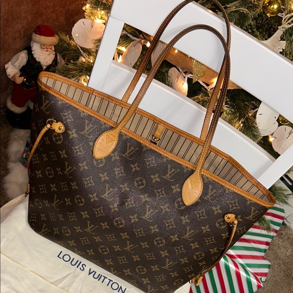 Louis Vuitton Neverfull MM - Picture 3 of 17